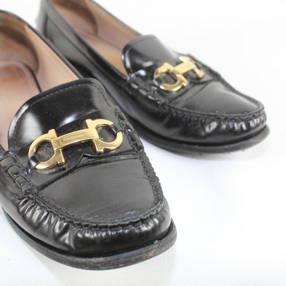 FERRAGAMO Black Leather Loafers